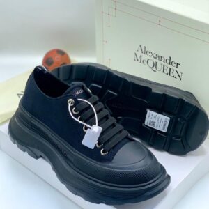 Alexander McQueen Tread Slick Lace Up In Black
