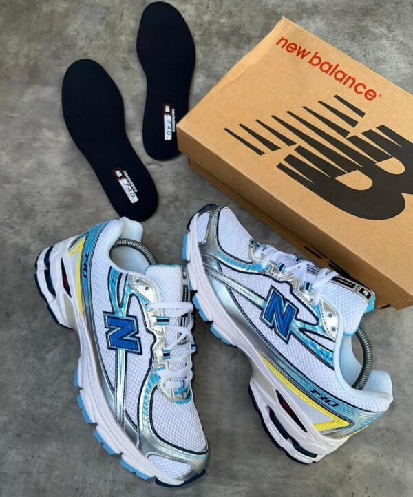 New Balance 740