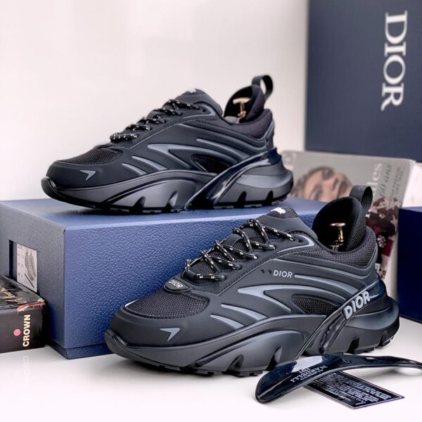 Luxury-Sneakers-4 Dior B32 Blade