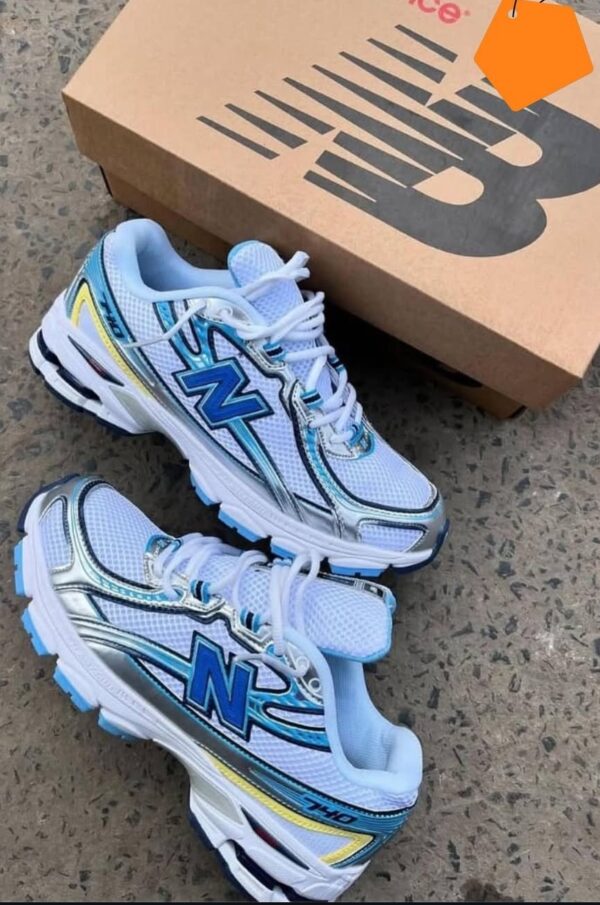 New Balance 740