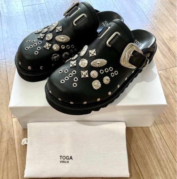 EYELET METAL SABOT by TOGA