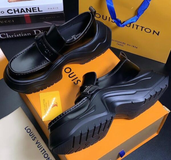 Louis Vuitton Archlight