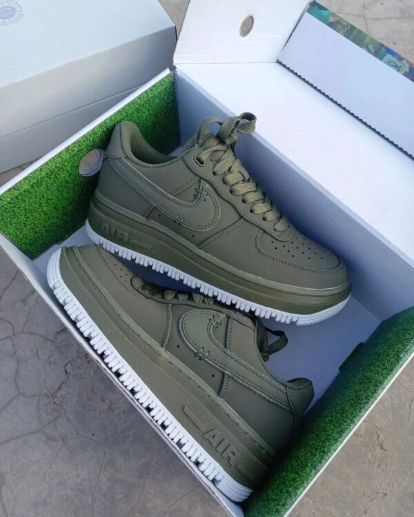 Nike Air Force 1