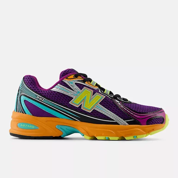New Balance 740